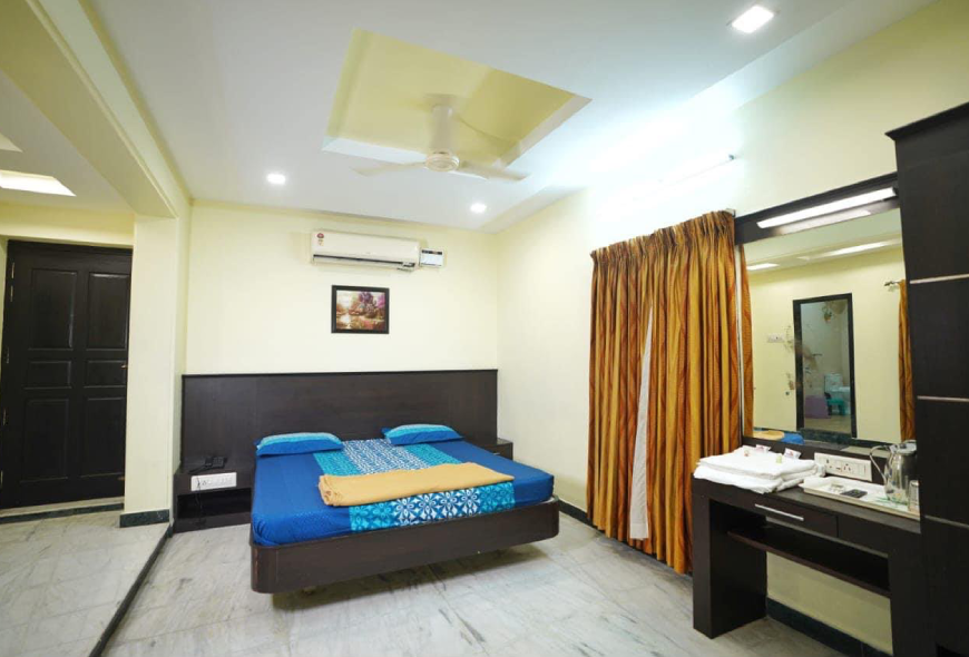 2 bedroom AC room with hall and dining area in Kumbakonam
